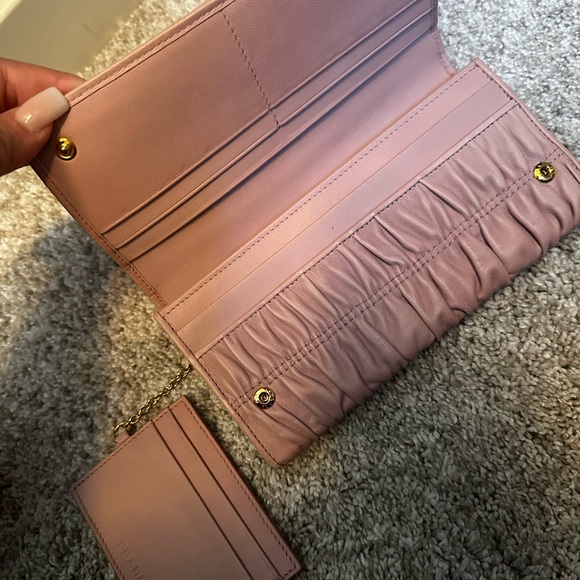 prada wallet - Picture 2 of 3